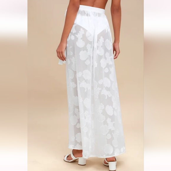 Lulus Take the Caicos White Shell Print Cover-Up Maxi Skirt - One size - Picture 2 of 6